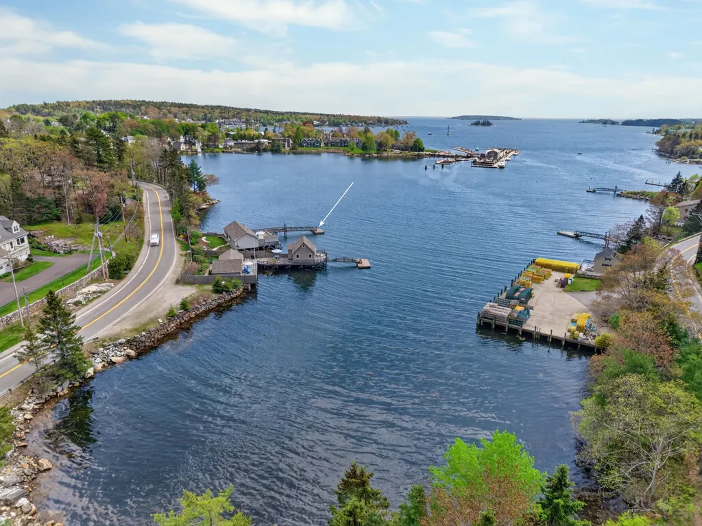 76 West Street Boothbay Harbor ME 04538