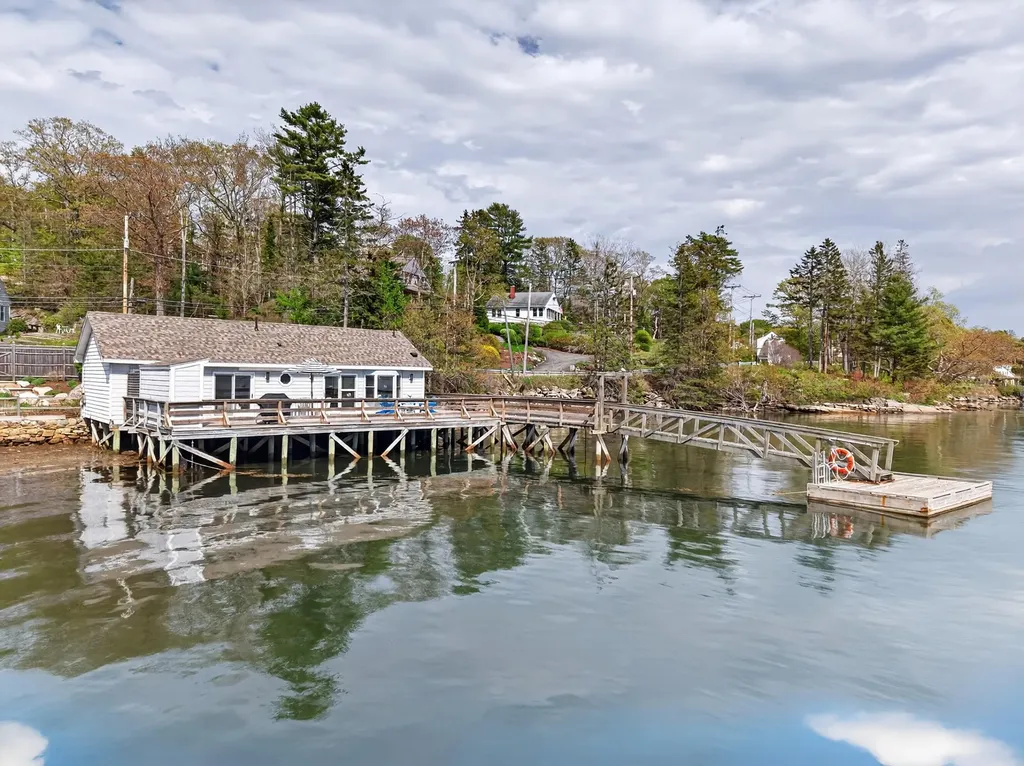 76 West Street Boothbay Harbor ME 04538