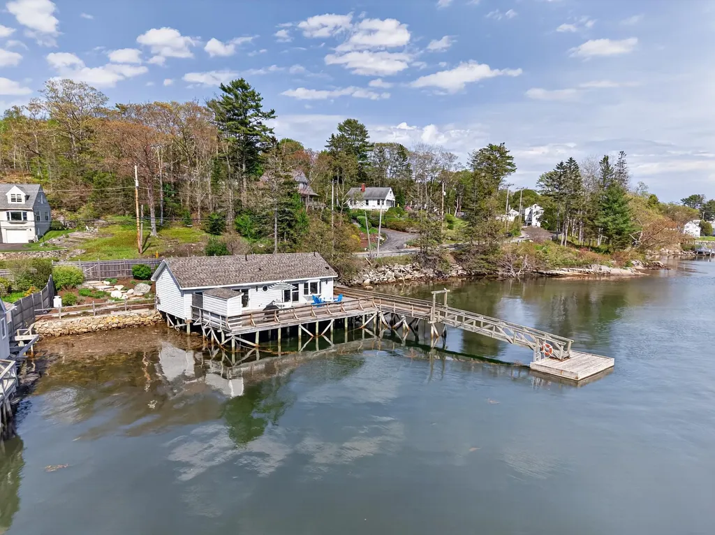 76 West Street Boothbay Harbor ME 04538