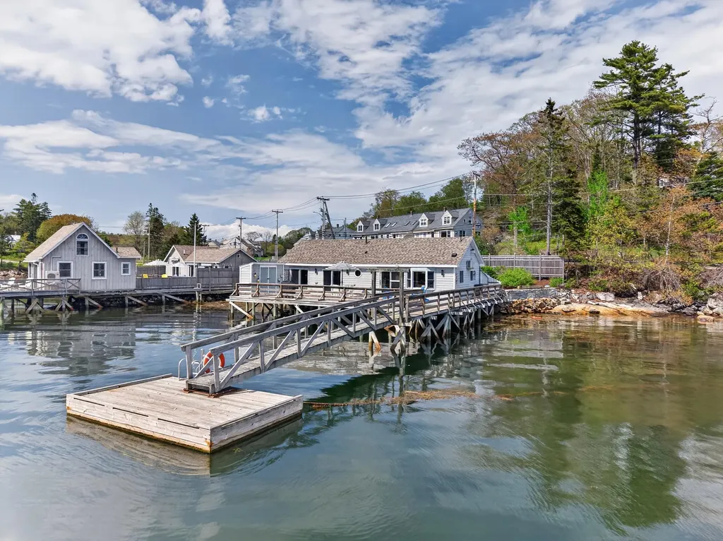 76 West Street Boothbay Harbor ME 04538