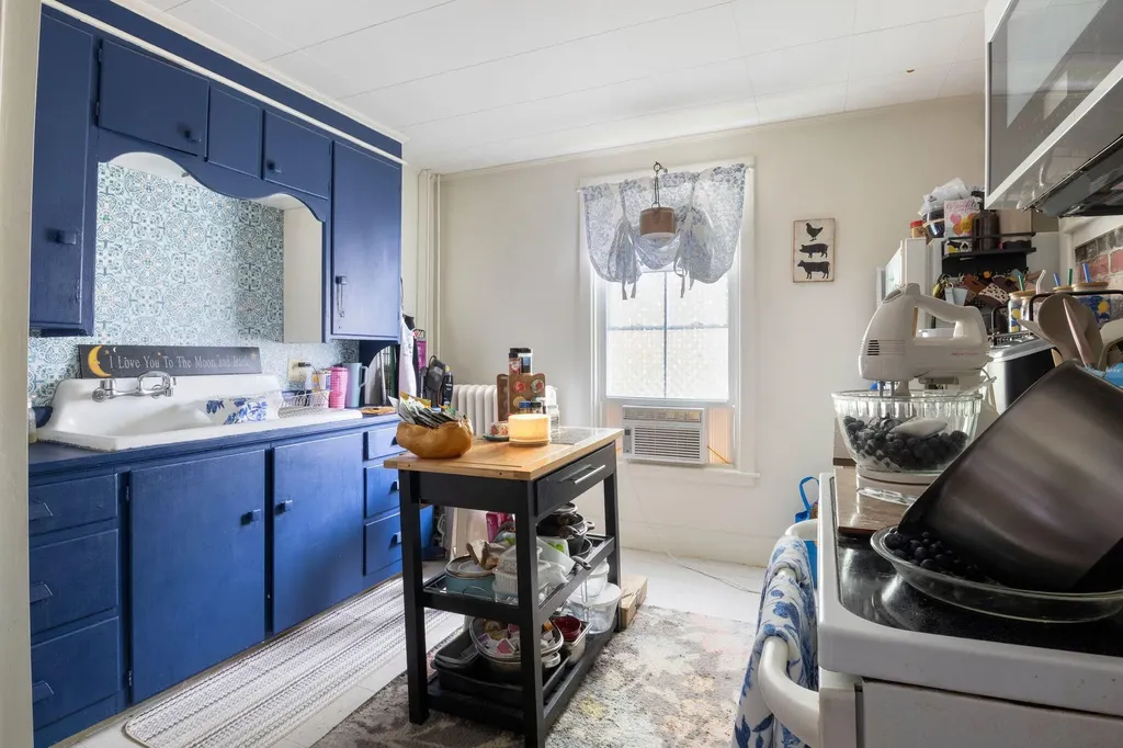 7 Porter Street Paris ME 04281
