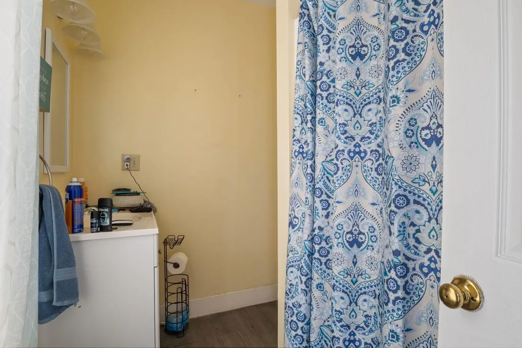 7 Porter Street Paris ME 04281