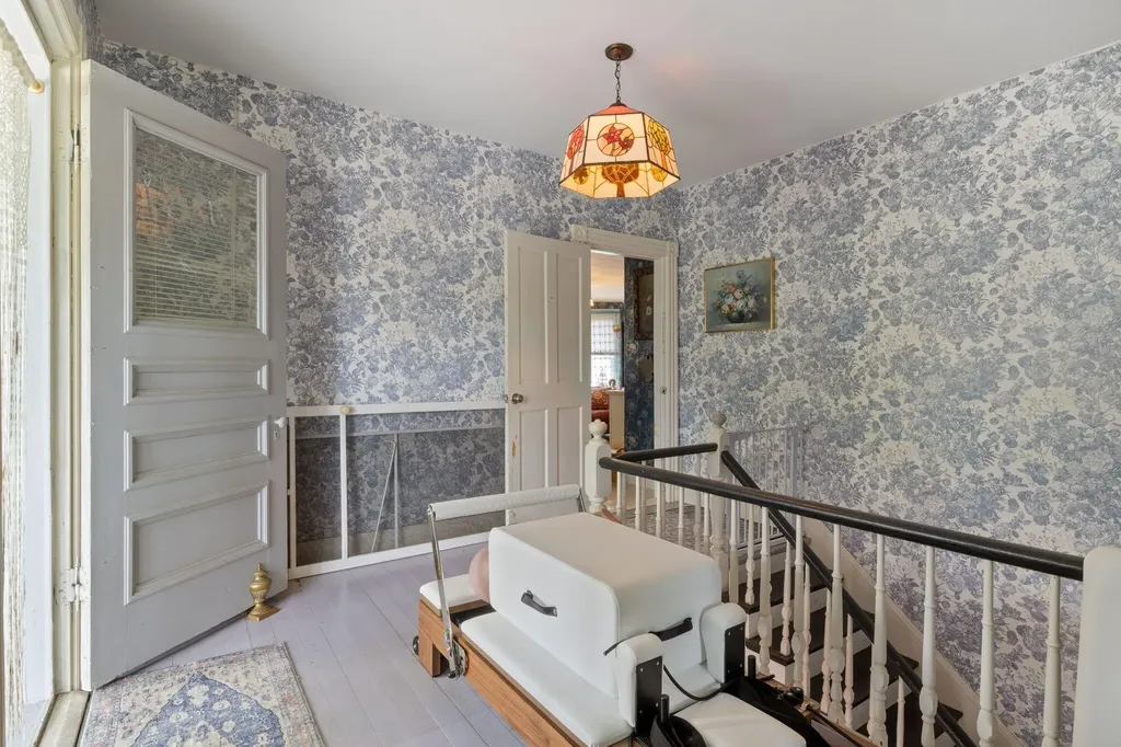 7 Porter Street Paris ME 04281