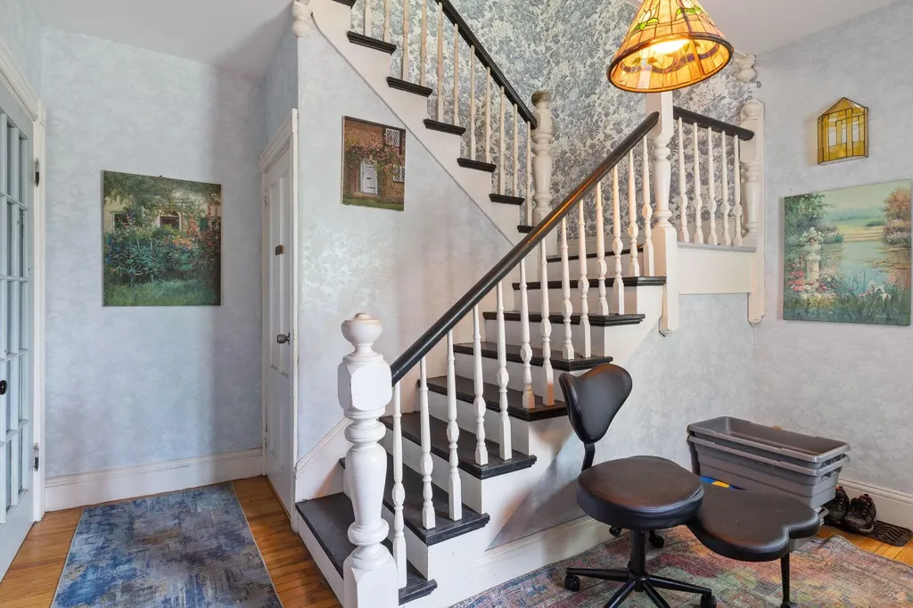 7 Porter Street Paris ME 04281