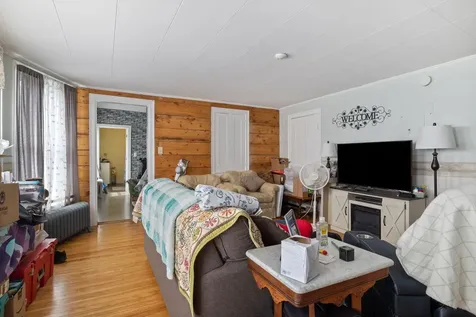 7 Porter Street Paris ME 04281