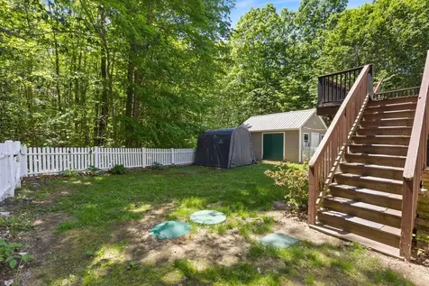 22 Eisenhower Court Naples ME 04055