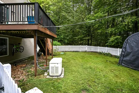 22 Eisenhower Court Naples ME 04055