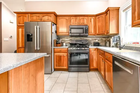 22 Eisenhower Court Naples ME 04055