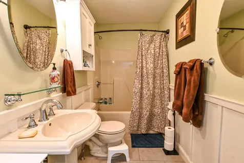 22 Eisenhower Court Naples ME 04055