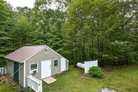 22 Eisenhower Court Naples ME 04055