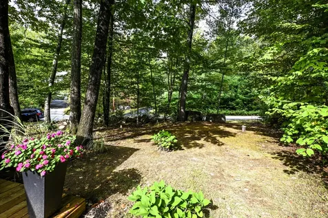 22 Eisenhower Court Naples ME 04055