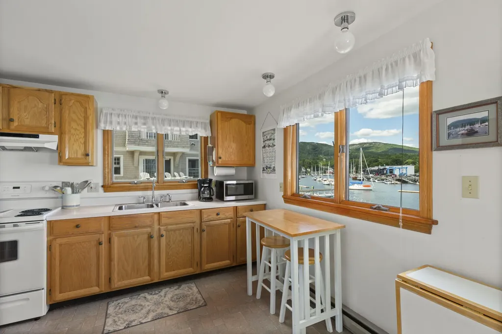 6 Bay Road Camden ME 04843