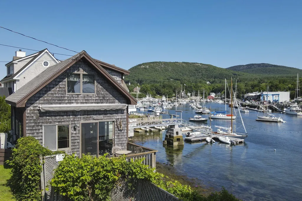 6 Bay Road Camden ME 04843