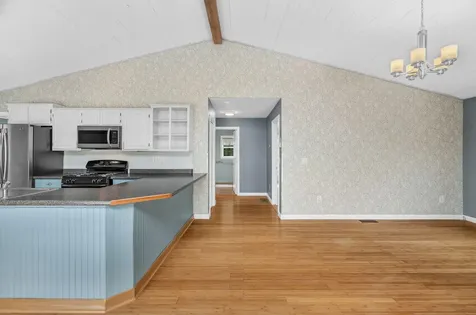 21 Hall Lane Norway ME 04268