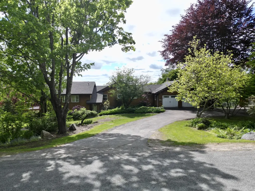 475 North Road Leeds ME 04263