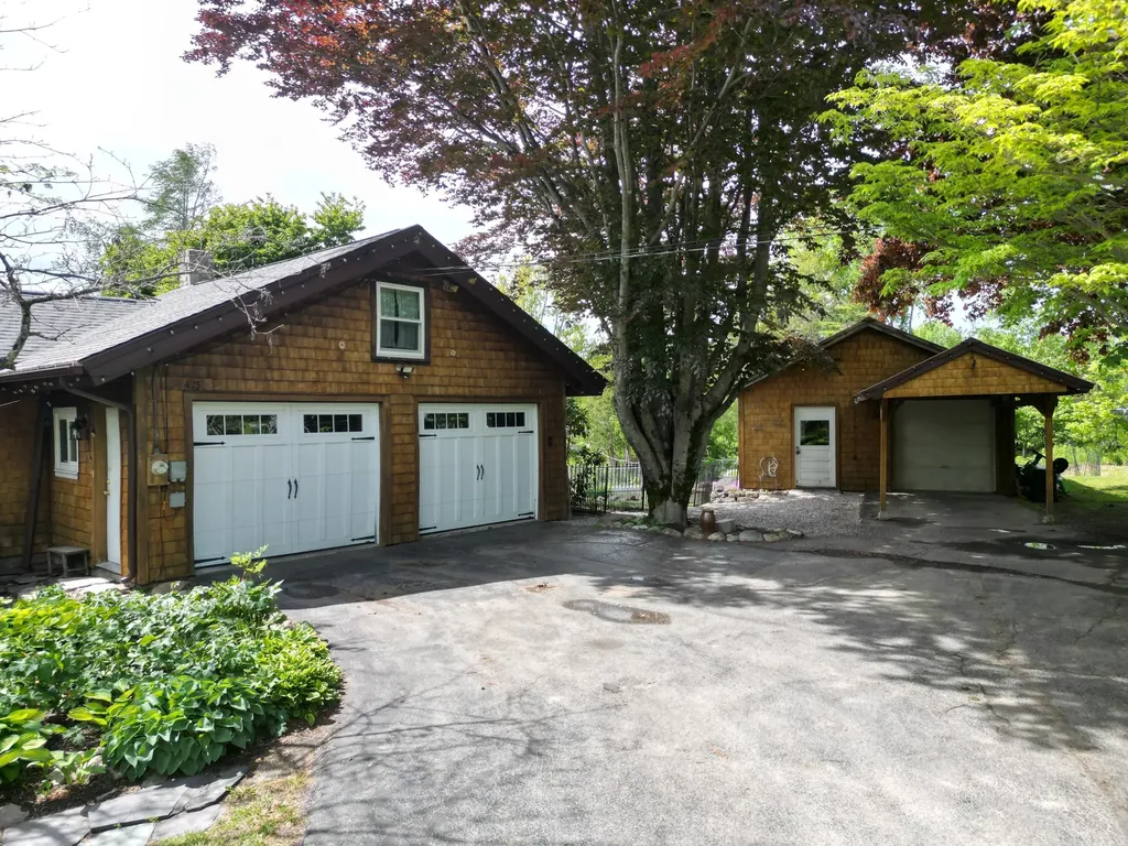 475 North Road Leeds ME 04263