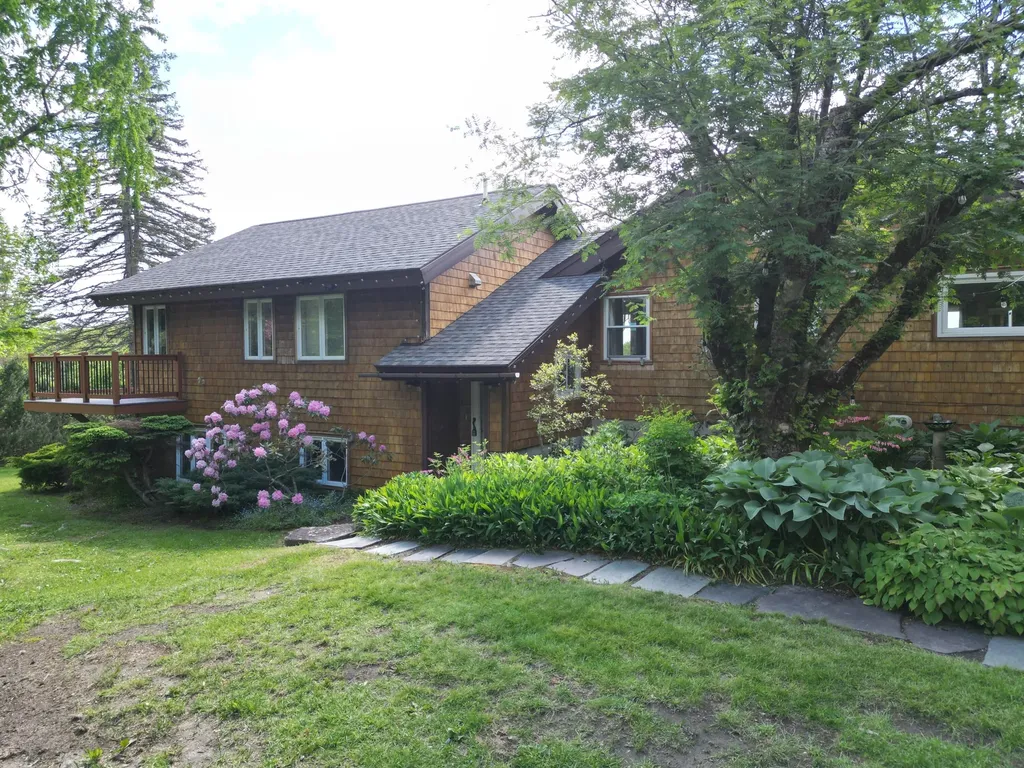 475 North Road Leeds ME 04263