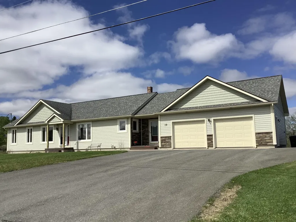 19 Harrison Avenue Fort Fairfield ME 04742