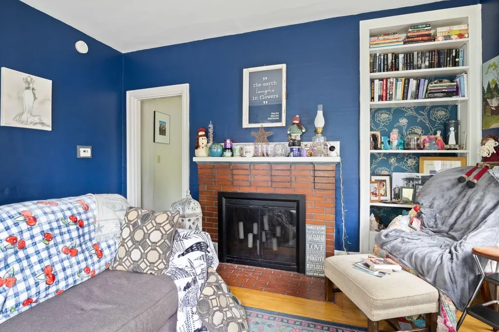 7 Porter Street Paris ME 04281
