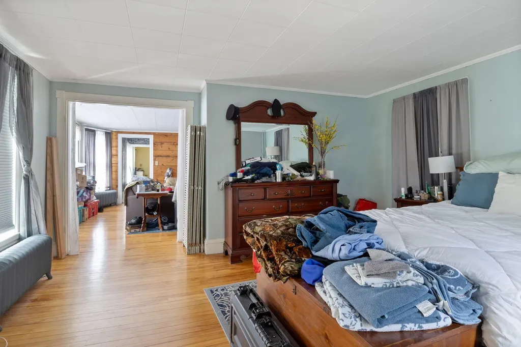 7 Porter Street Paris ME 04281