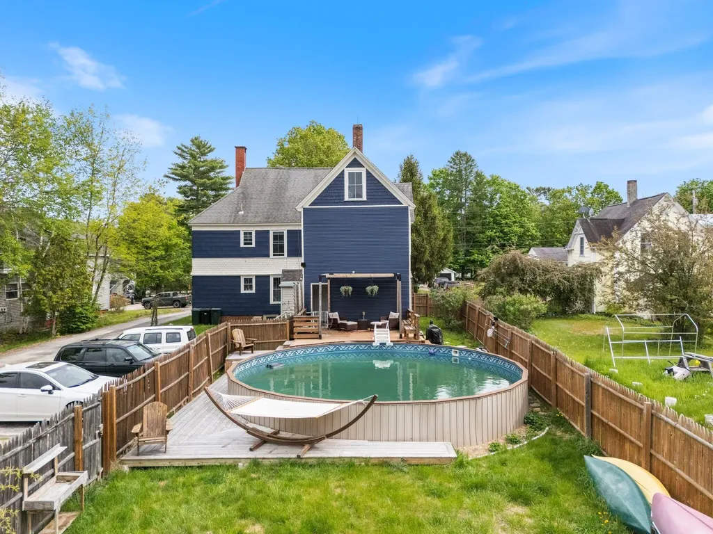 7 Porter Street Paris ME 04281