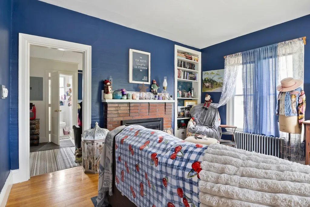 7 Porter Street Paris ME 04281