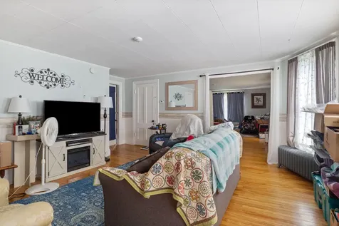 7 Porter Street Paris ME 04281