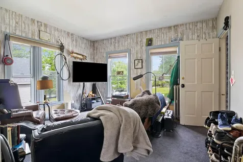 7 Porter Street Paris ME 04281