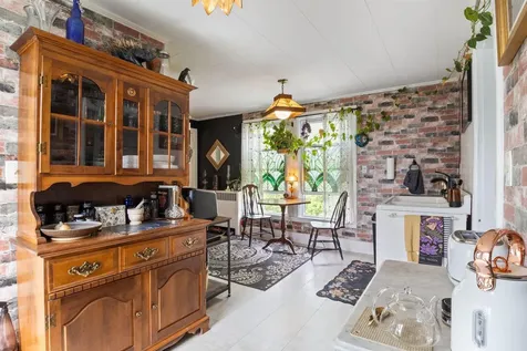 7 Porter Street Paris ME 04281