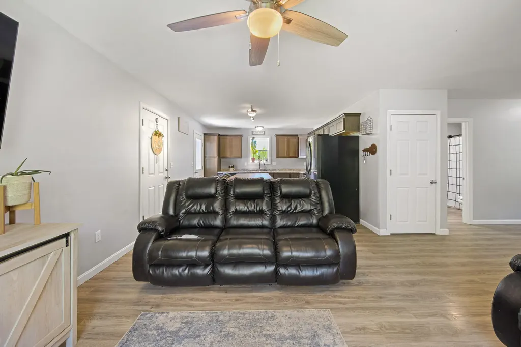 32 Pond Road Saint Albans ME 04971