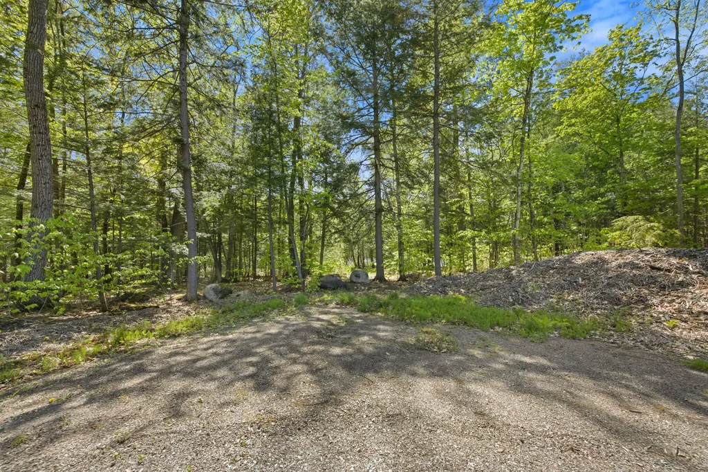 32 Pond Road Saint Albans ME 04971