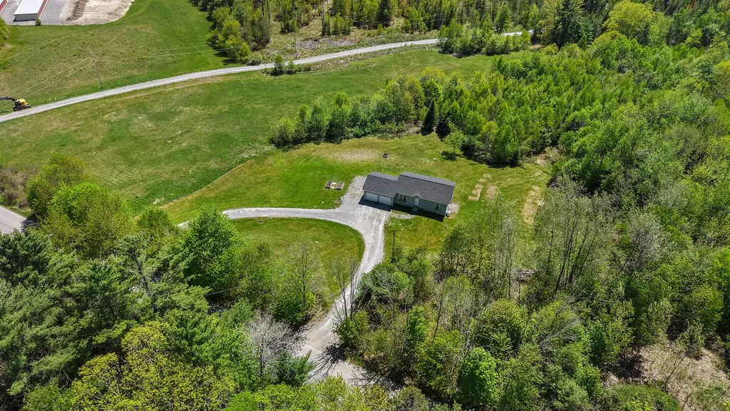 32 Pond Road Saint Albans ME 04971