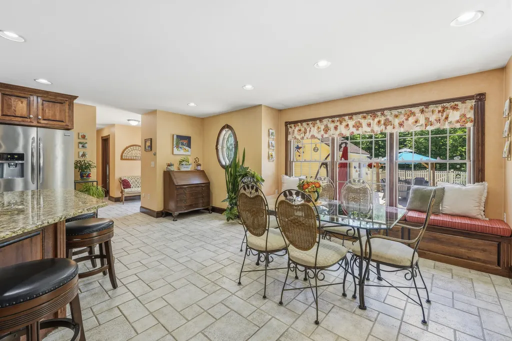 4 Cottagewood Lane Kennebunk ME 04043