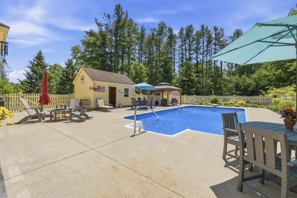 4 Cottagewood Lane Kennebunk ME 04043