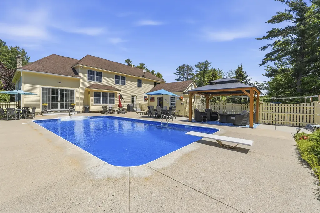 4 Cottagewood Lane Kennebunk ME 04043