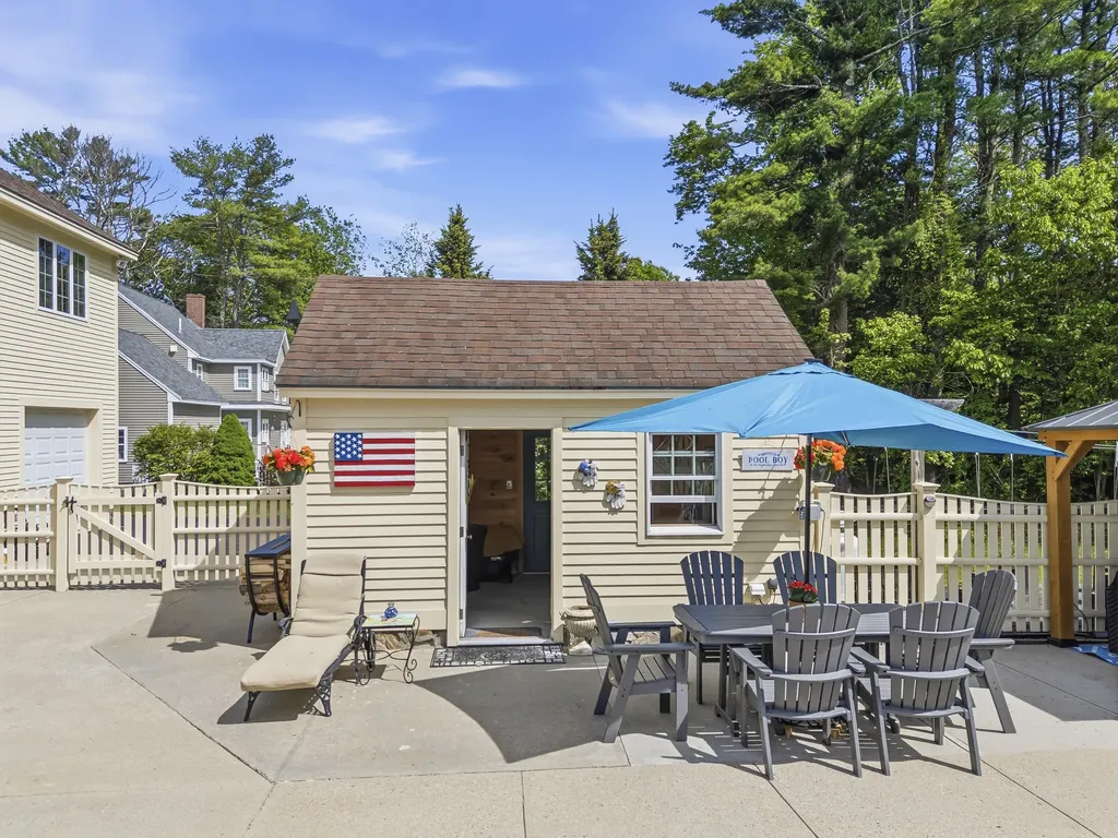 4 Cottagewood Lane Kennebunk ME 04043