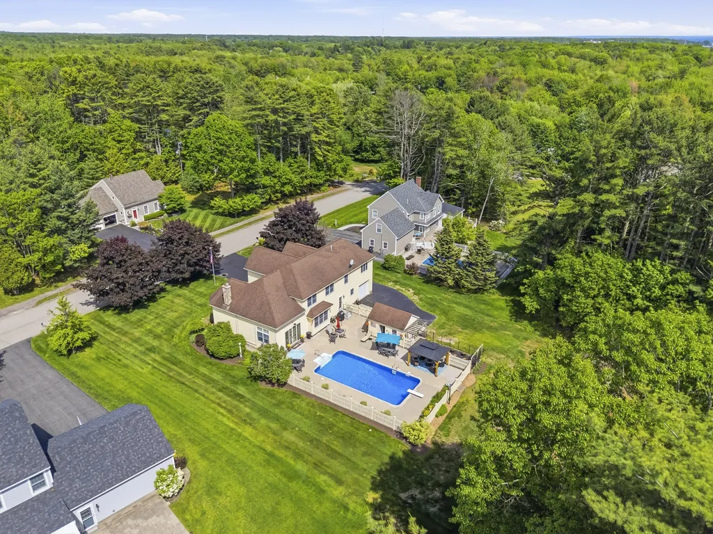 4 Cottagewood Lane Kennebunk ME 04043