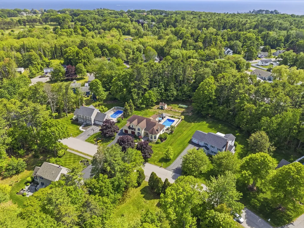 4 Cottagewood Lane Kennebunk ME 04043