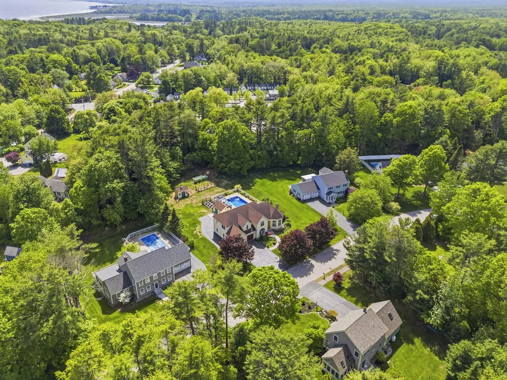 4 Cottagewood Lane Kennebunk ME 04043