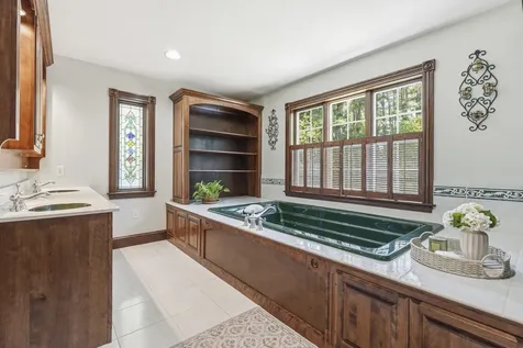 4 Cottagewood Lane Kennebunk ME 04043