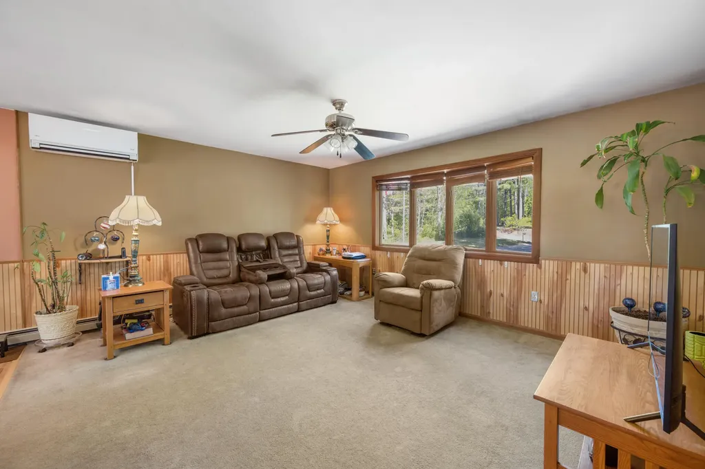 36 Vicki's Way Milford ME 04461