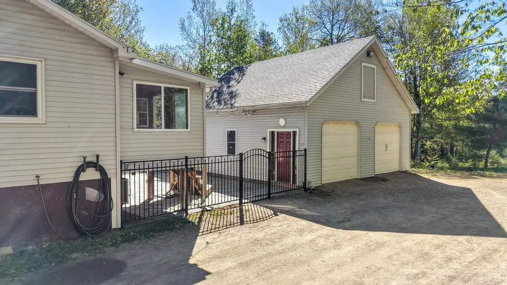 36 Vicki's Way Milford ME 04461