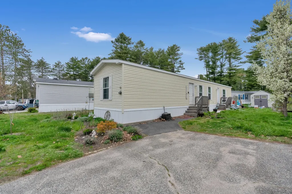 10 Primrose Lane Brunswick ME 04011