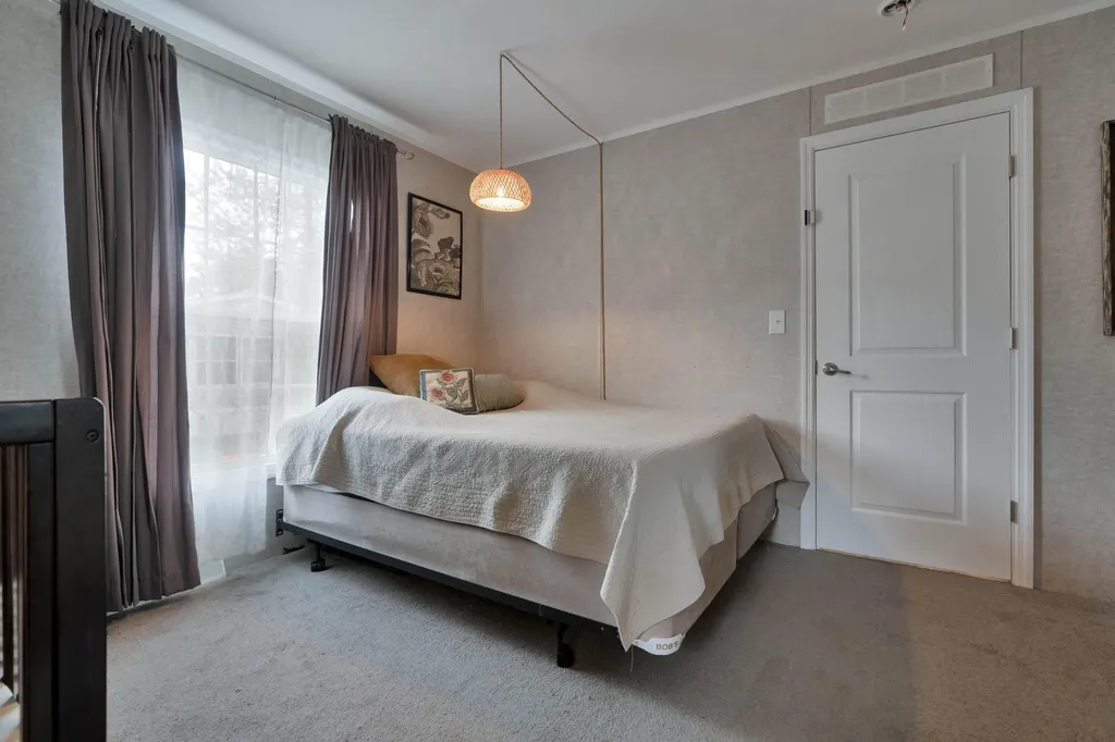 10 Primrose Lane Brunswick ME 04011