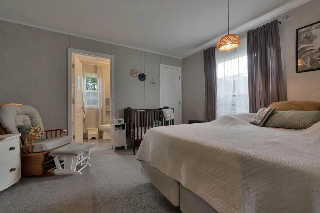 10 Primrose Lane Brunswick ME 04011