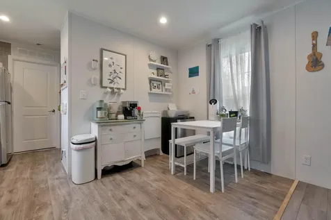 10 Primrose Lane Brunswick ME 04011