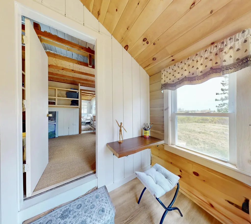 63 York Road Vinalhaven ME 04863