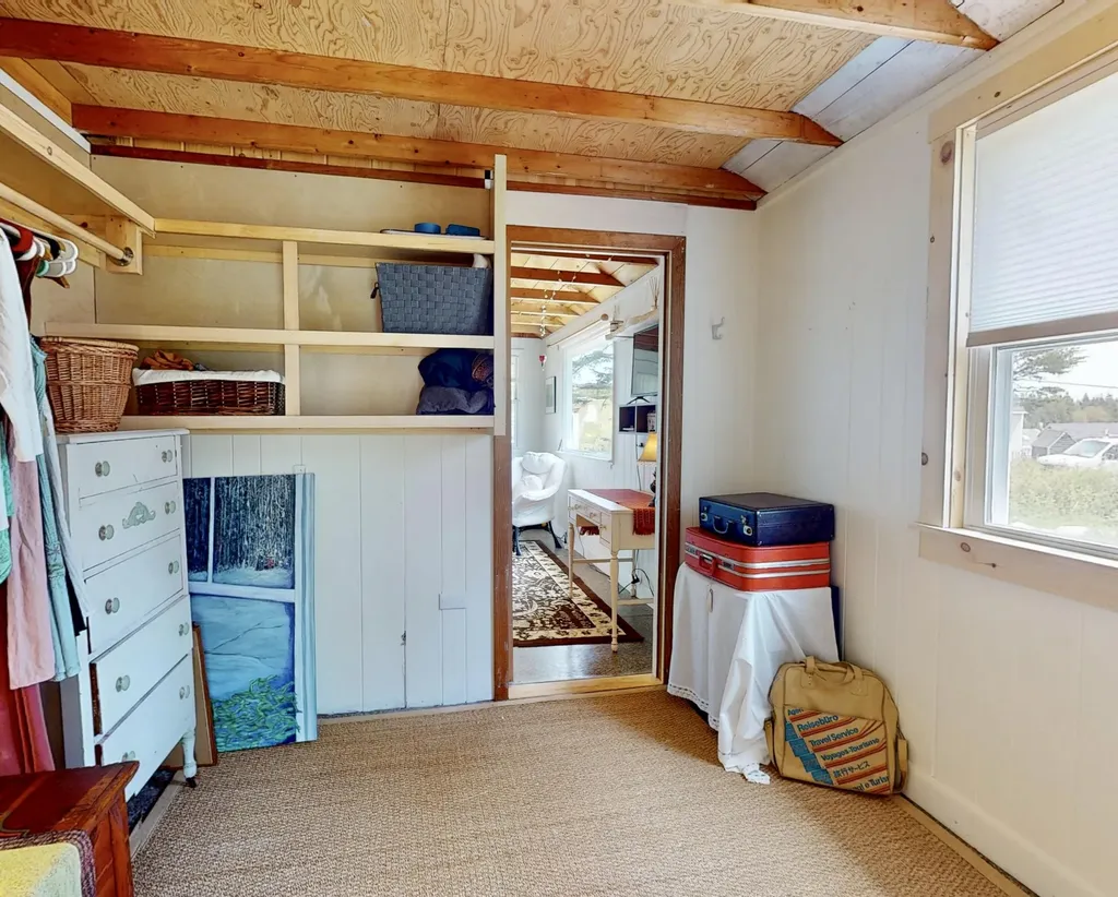 63 York Road Vinalhaven ME 04863