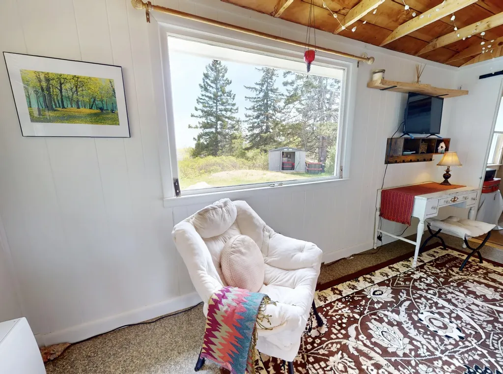 63 York Road Vinalhaven ME 04863