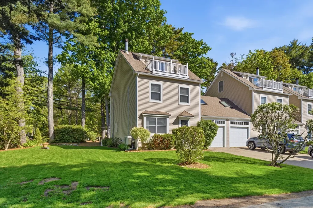 5 Yorke Ridge Way York ME 03909